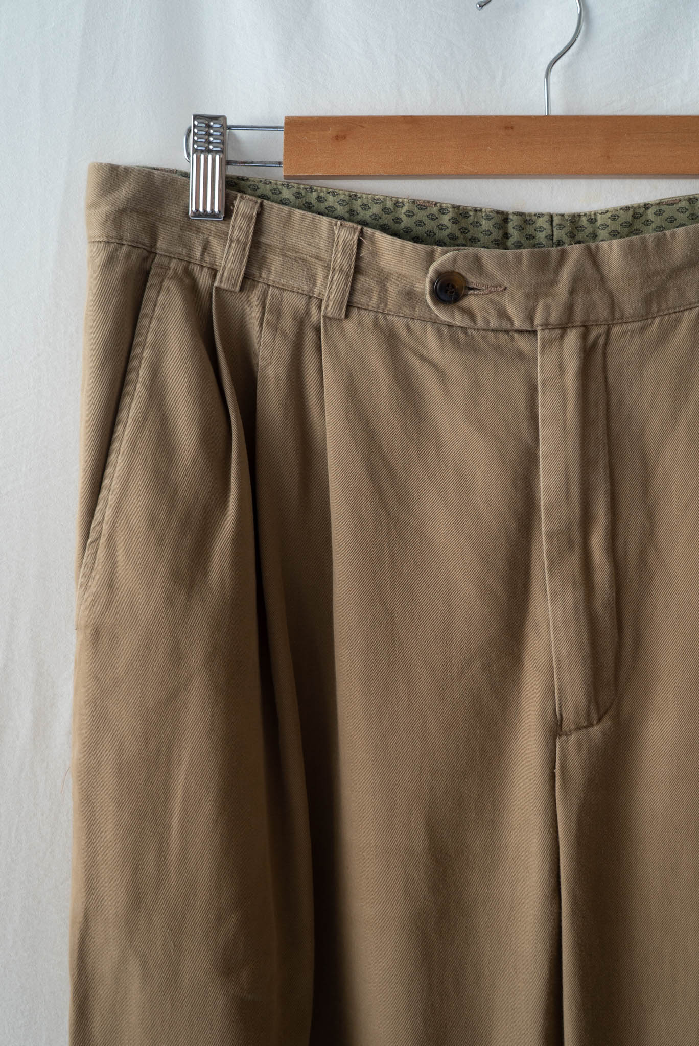 Tailored Pleated Brown Pants