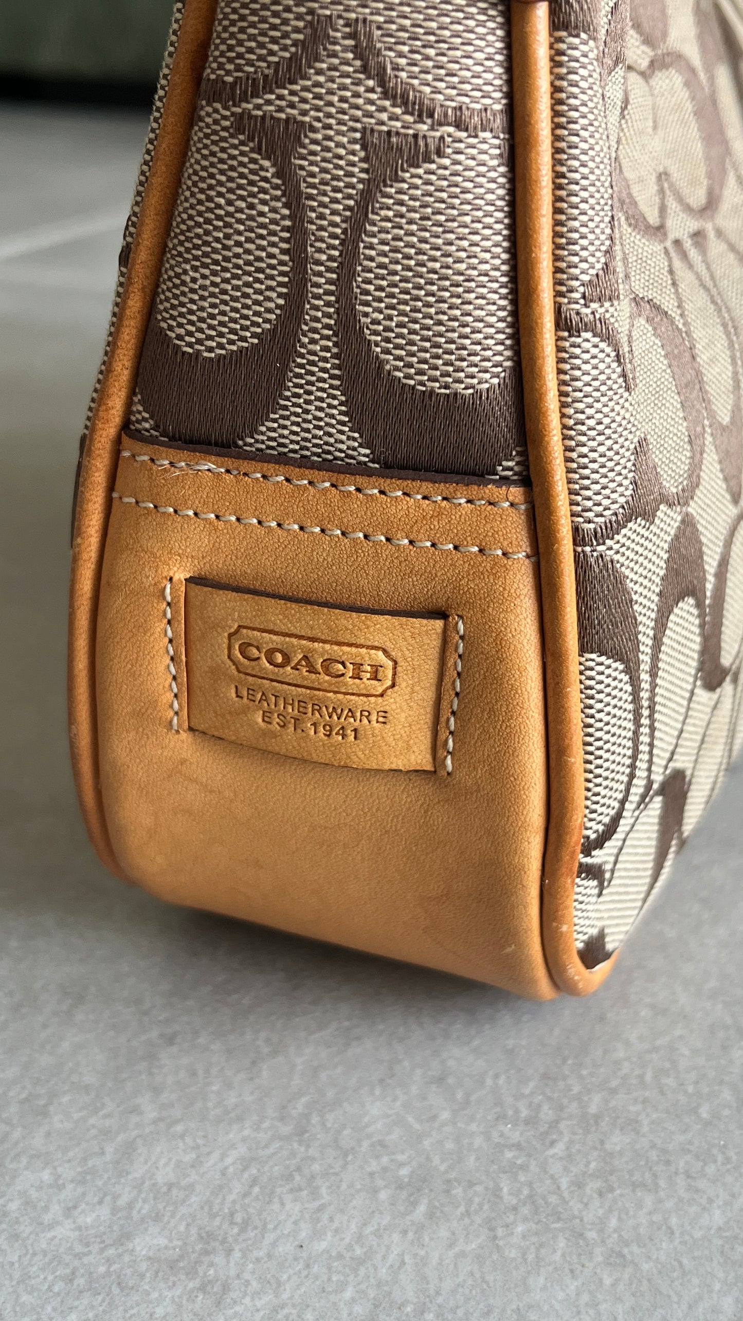Coach Signature Hampton Hobo Bag